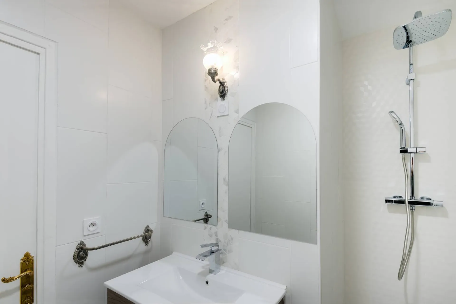 Aménagement de salle de bain à AIX EN PROVENCE rénovation avec un architecte d’intérieur