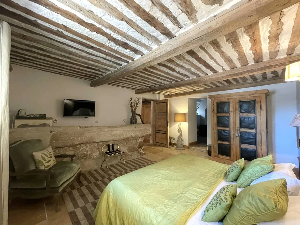 Superbe propriété avec dépendances au pied du Mont Ventoux   