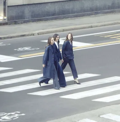 Jacob Cohen des jeans confortables, avec des détails qui les rendent uniques, qui séduisent les femmes stylées.
