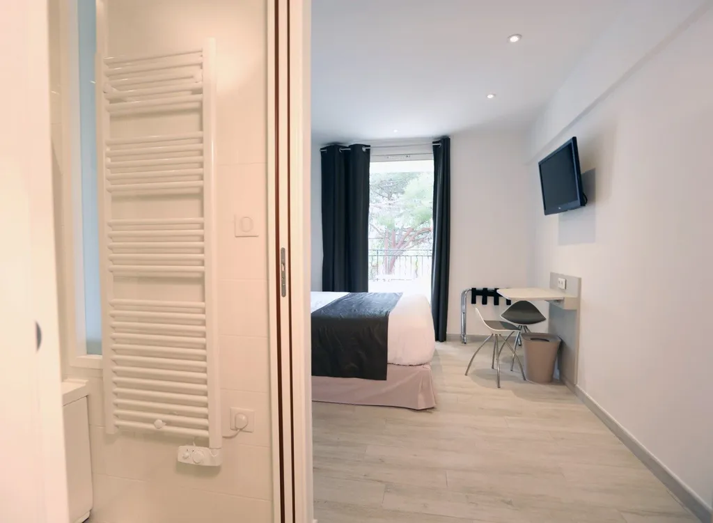 Hôtel bord de mer Chambre rénovée et climatisée  Supérieur Sud « Balnéo » 
