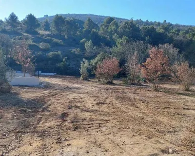 Terrain constructible disponible à la vente sur la commune de Belcodène dans les Bouches du Rhône