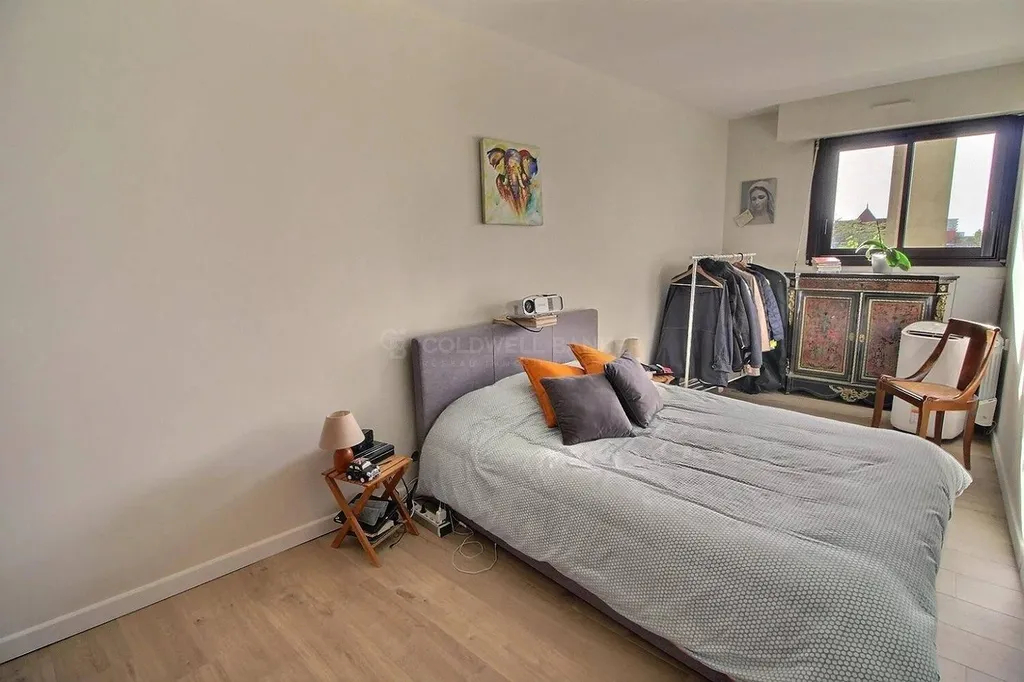Appartement rénové avec balcon et parking - Bordeaux Caudéran