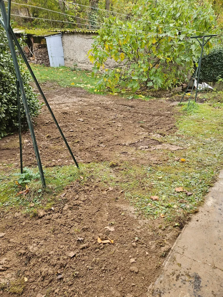 Terrassement et remplacement de tuyau sur la commune de Caluire-et-Cuire près de Lyon 