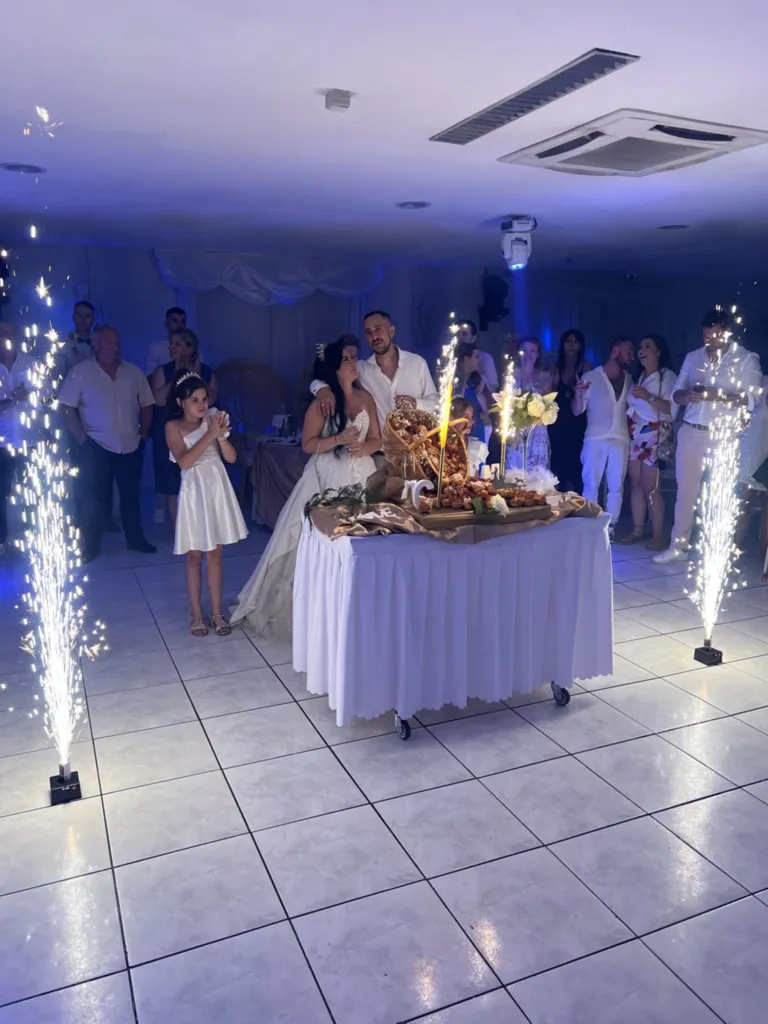 Organisation du mariage de Charlotte et Matthieu de Martigues sur le thème Or et Blanc