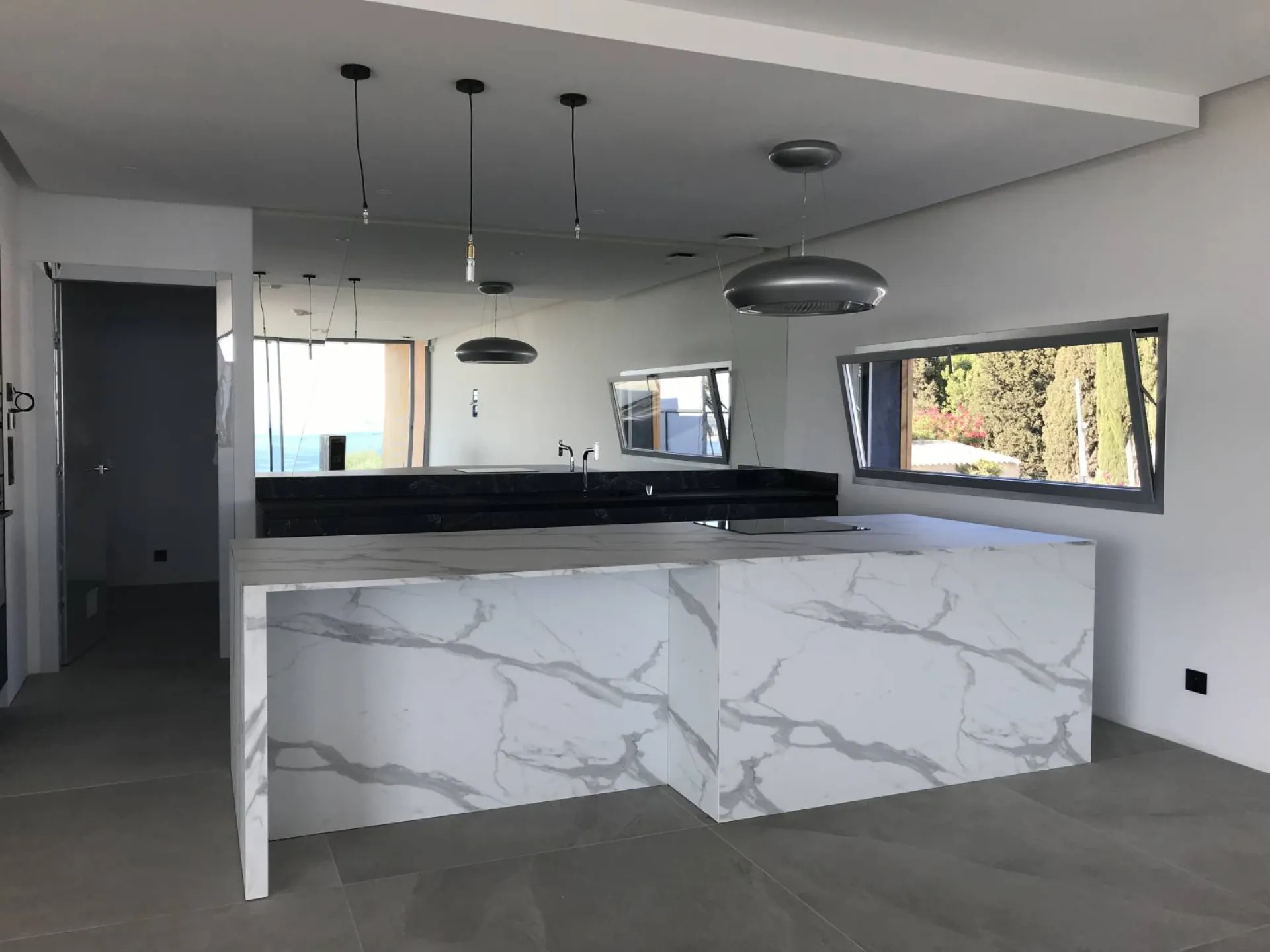 Photo de modèle de cuisine italienne réalisée sur mesure à Six Fours dans le 83