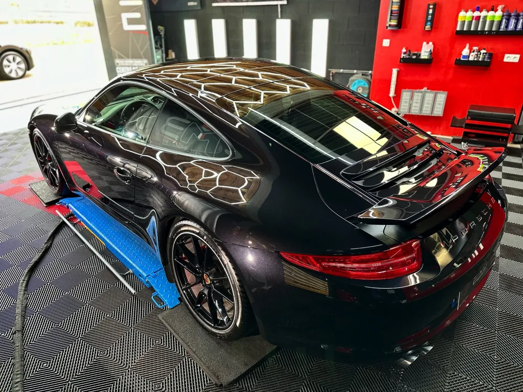 protection contre les rayures impacts film de protection PPF Lyon traitement céramique carosserie Porsche 911
