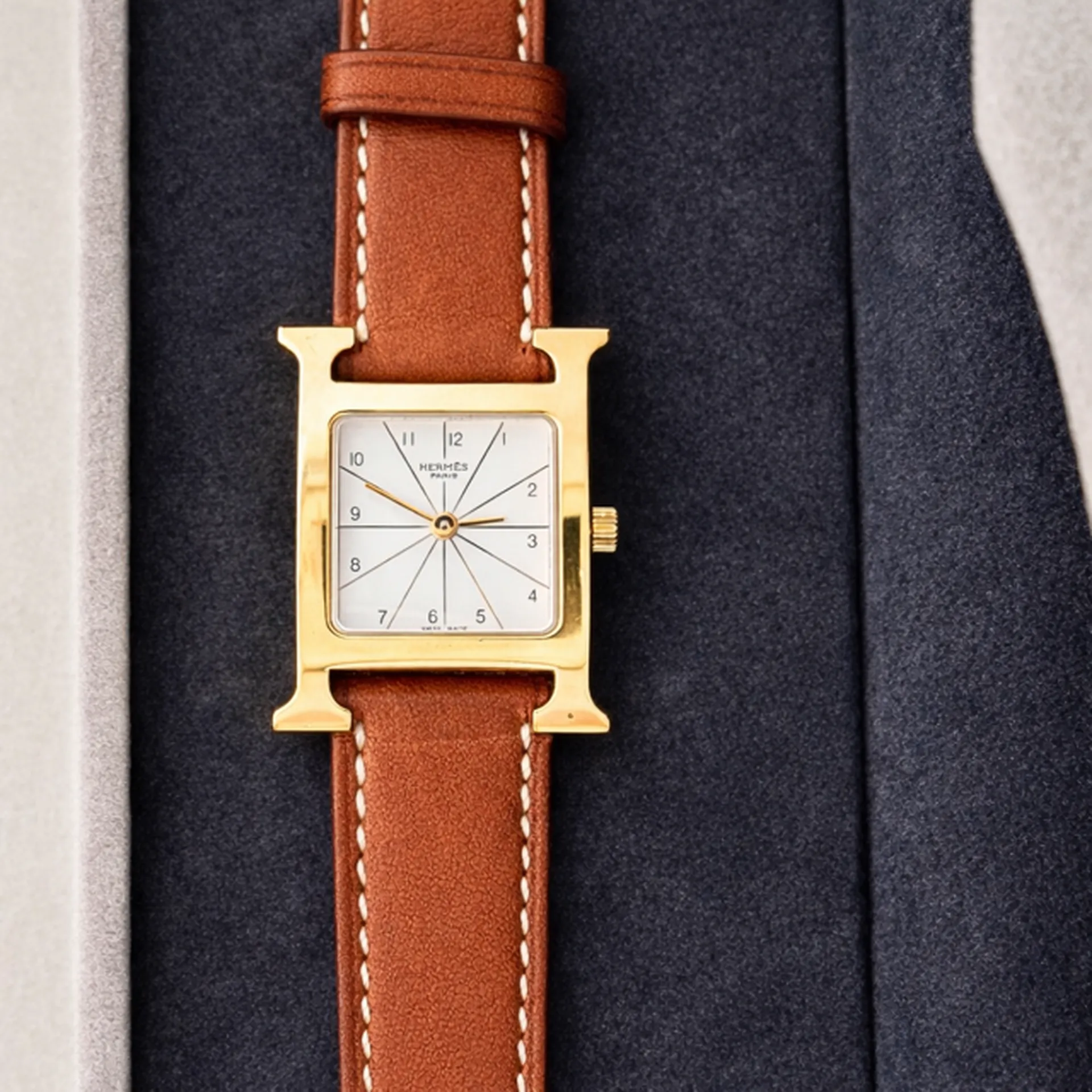 Superbe montre Hermès Heure H PM deux tons 21 mm sur 30 mm bracelet cuir neuf disponible à La Teste-de-Buch