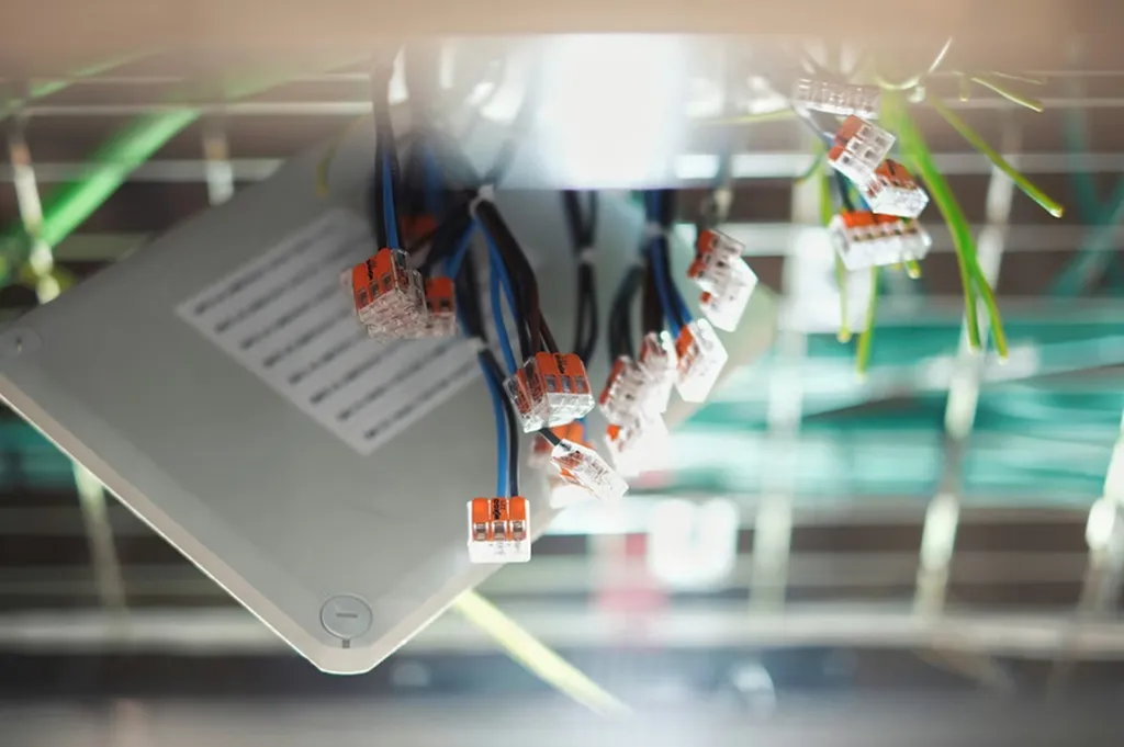 Exelin, entreprise spécialisée en électricité industrielle et maintenance industrielle à Lyon, Grenoble et Chambéry pour tous les professionnels et particuliers