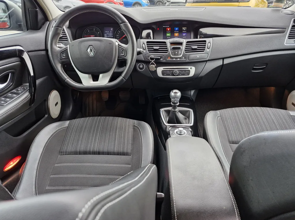 Renault Laguna Estate 2.0 Dci 175 cv Bose Edition Energy historique 100% Renault / 4Control / Bi-Xenon / BOSE / occasion près de Toulouse en Occitanie à Plaisance du Touch