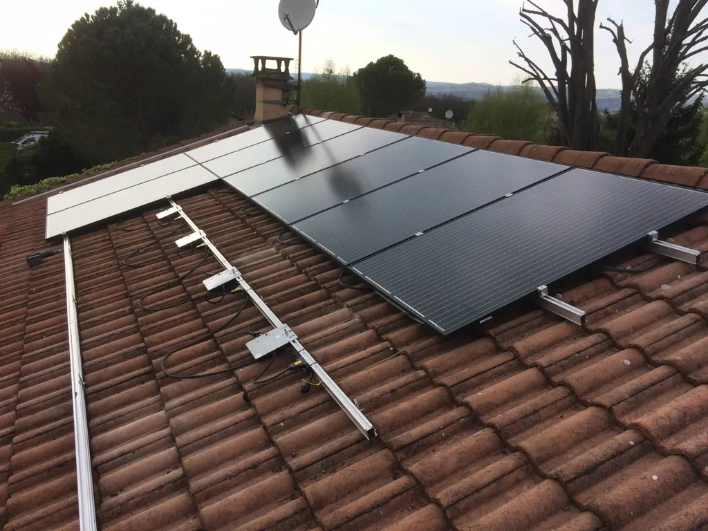 Installation de panneaux photovoltaïques sur la toiture 3
