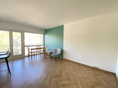 Le Pecq- Appartement de 4 pièces en étage élévé avec ascenseur, lumineux et situé dans une résidence avec gardiens et espaces verts