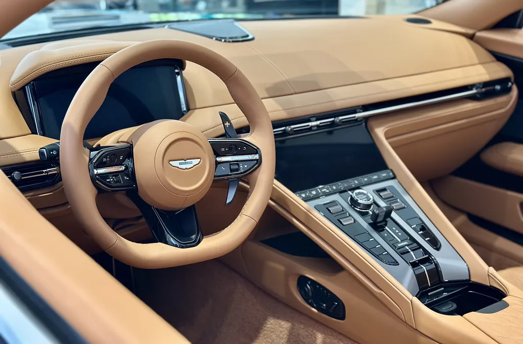 Traitement céramique sur Aston Martin DB12 Volante – EMB Detailing, votre expert automobile haut de gamme sur lyon proche de vienne