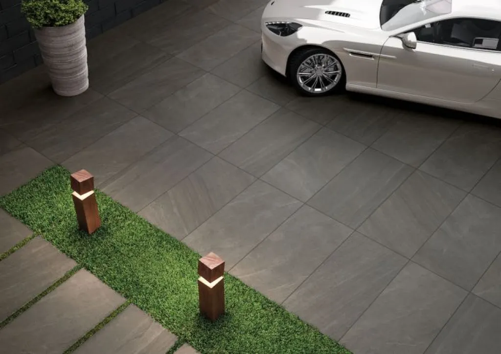 Dans les projets tertiaires à Rouen Rive Gauche, Nordic Stone s’impose comme une solution durable et esthétique.