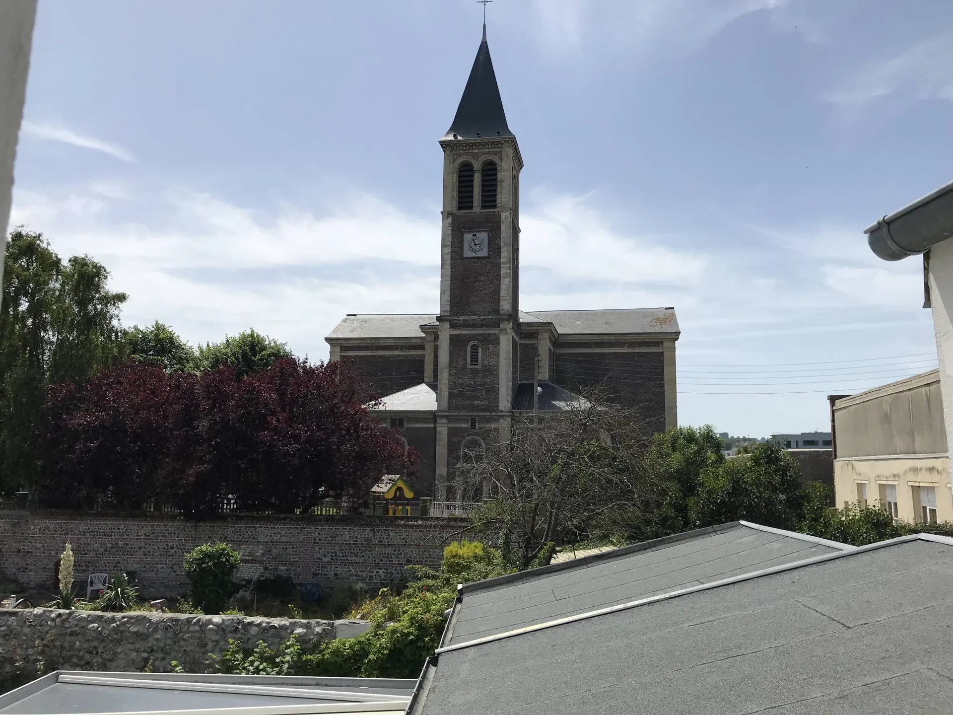 A vendre maison de ville à 8 minutes a pieds des commerces et de la plage