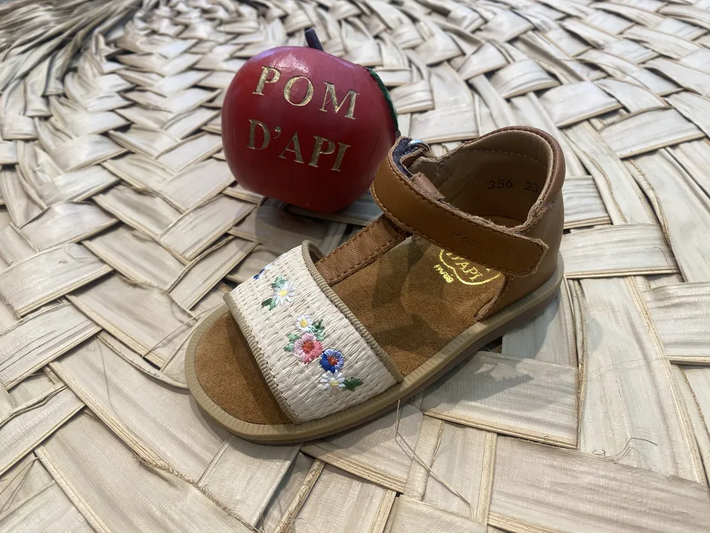 Sandale pom d'api pour bébé près de Bordeaux