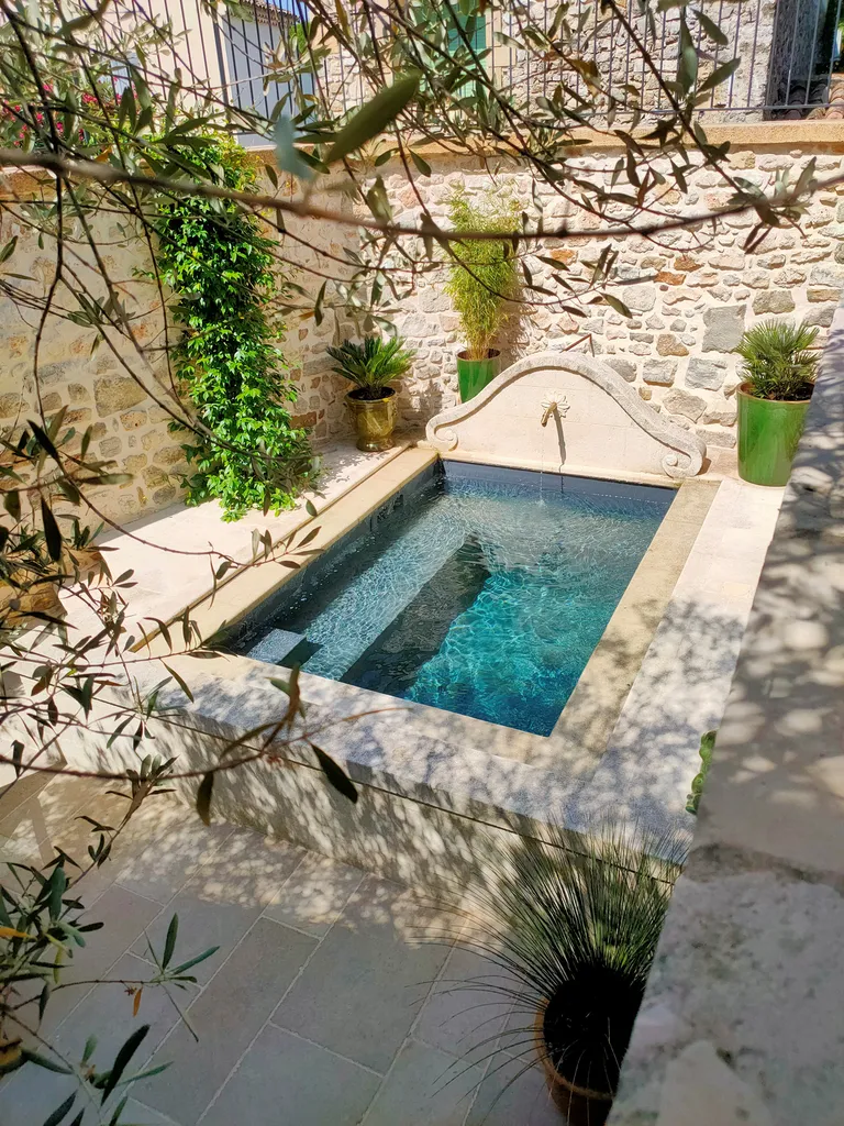 Construction et rénovation de piscine dans petit espace 30000 et 30100