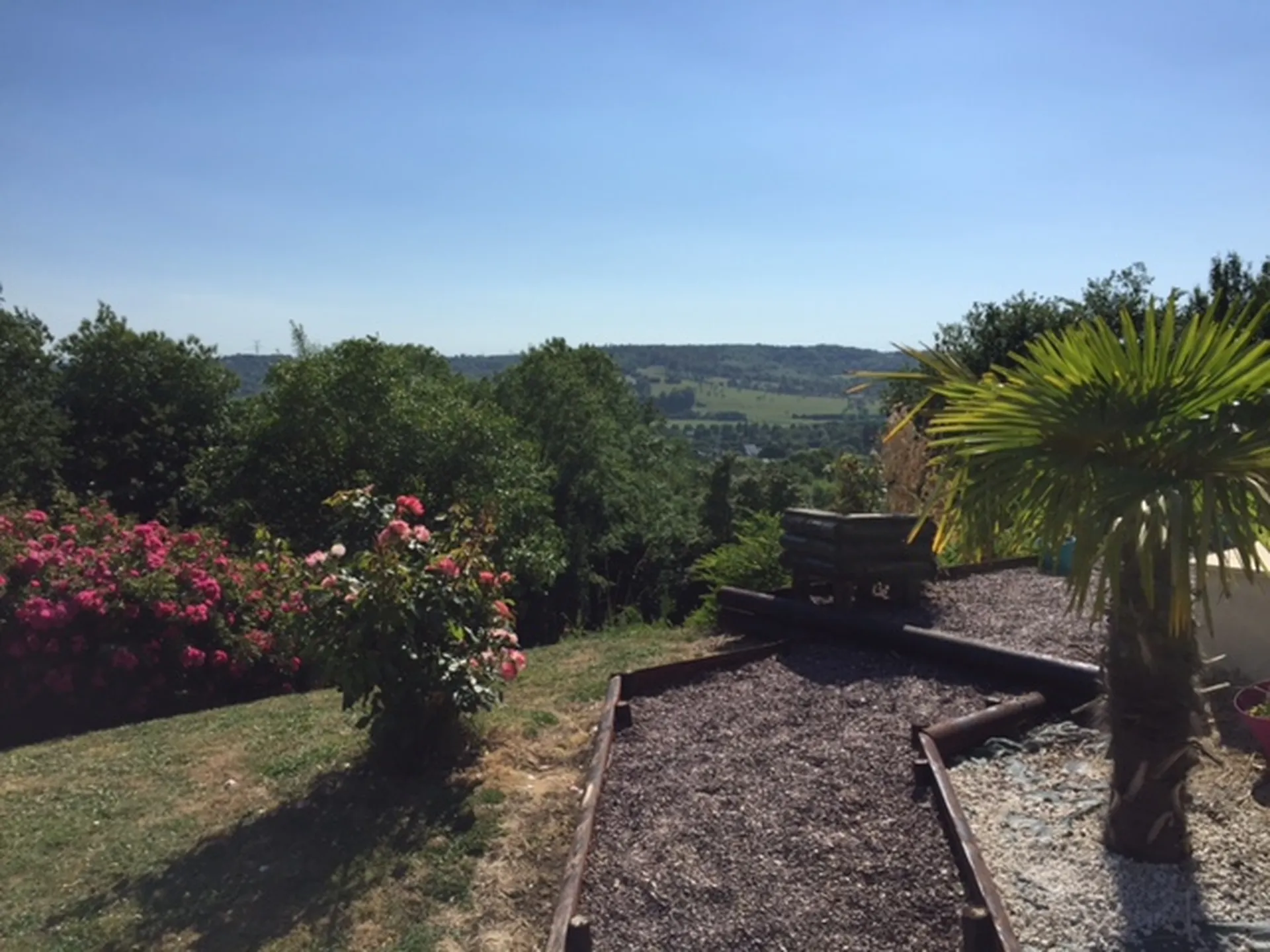 VEND PROPRIETE CONTEMPORAINE PROCHE DES COMMERCES, CALVADOS 14