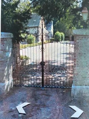 Peinture antirouille sur portail après un aérogommage autour de ROUEN