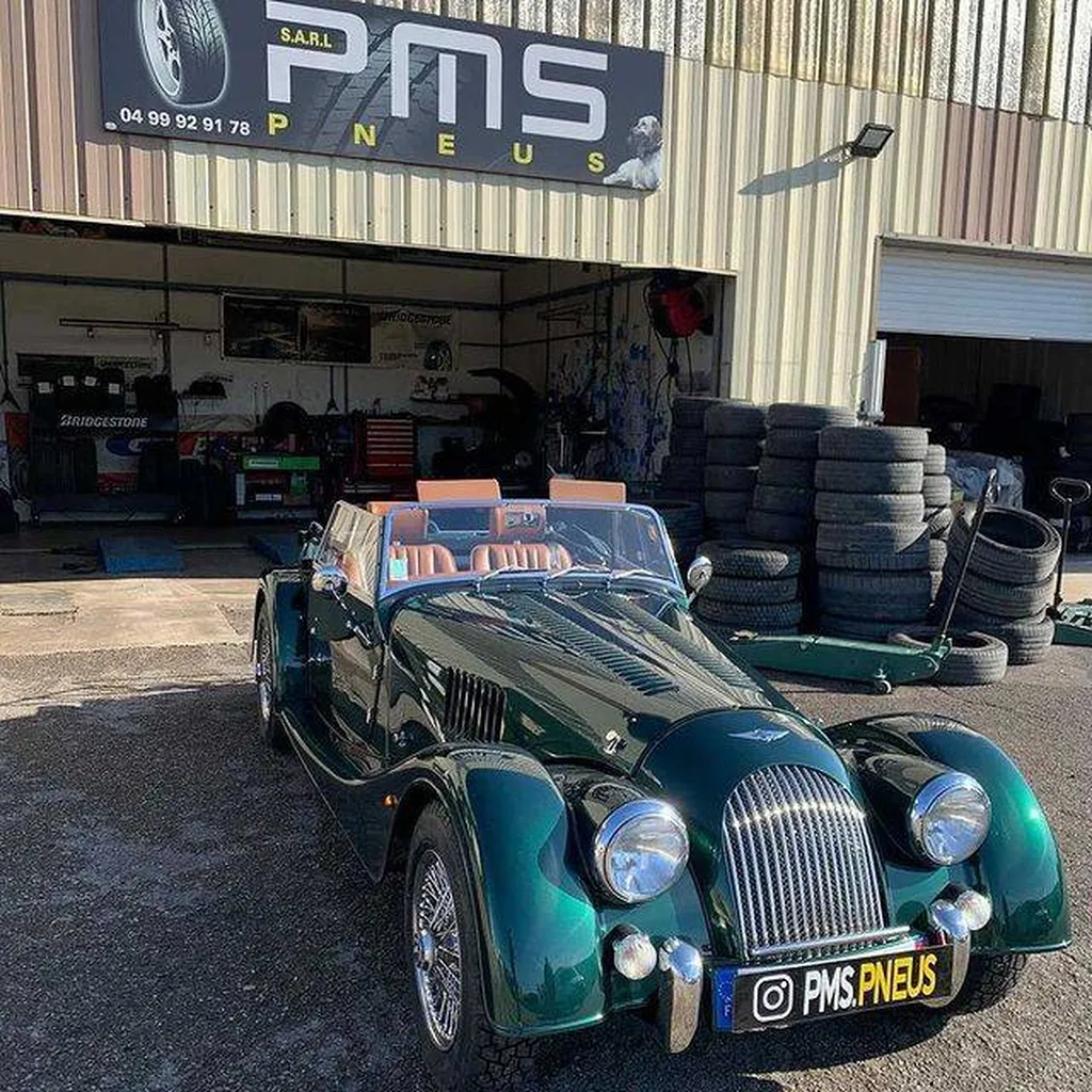 Pneus  de collection pour Morgan à Villeneuve les Maguelone