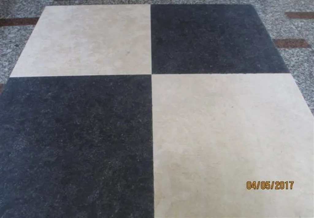 Pierre bleue du Hainaut, NIMES et AVIGNON