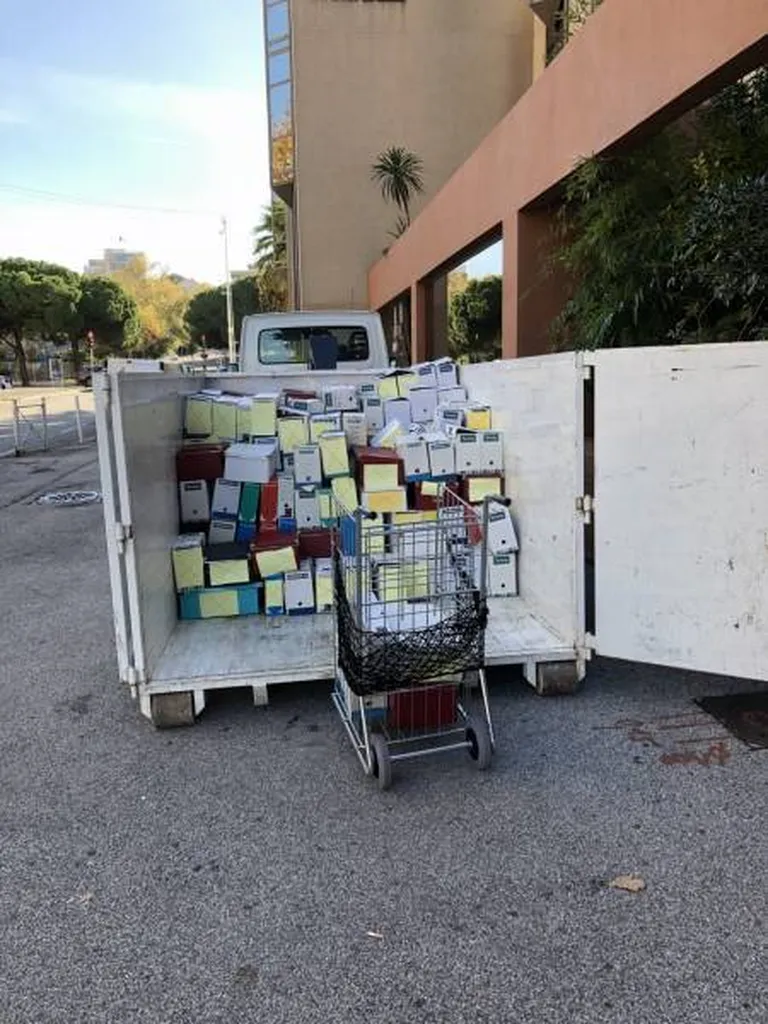 Destruction d'archives et traitement des encombrants sur Aubagne (13)