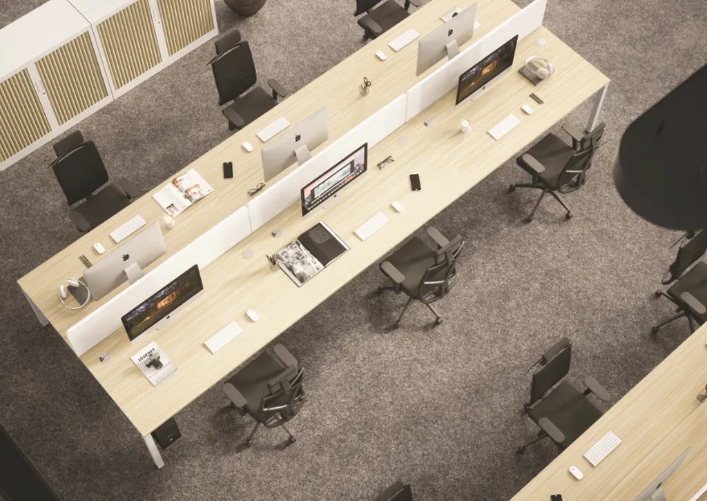 Bureaux Bench ergonomiques avec écrans de séparation acoustiques à Aix-en-Provence