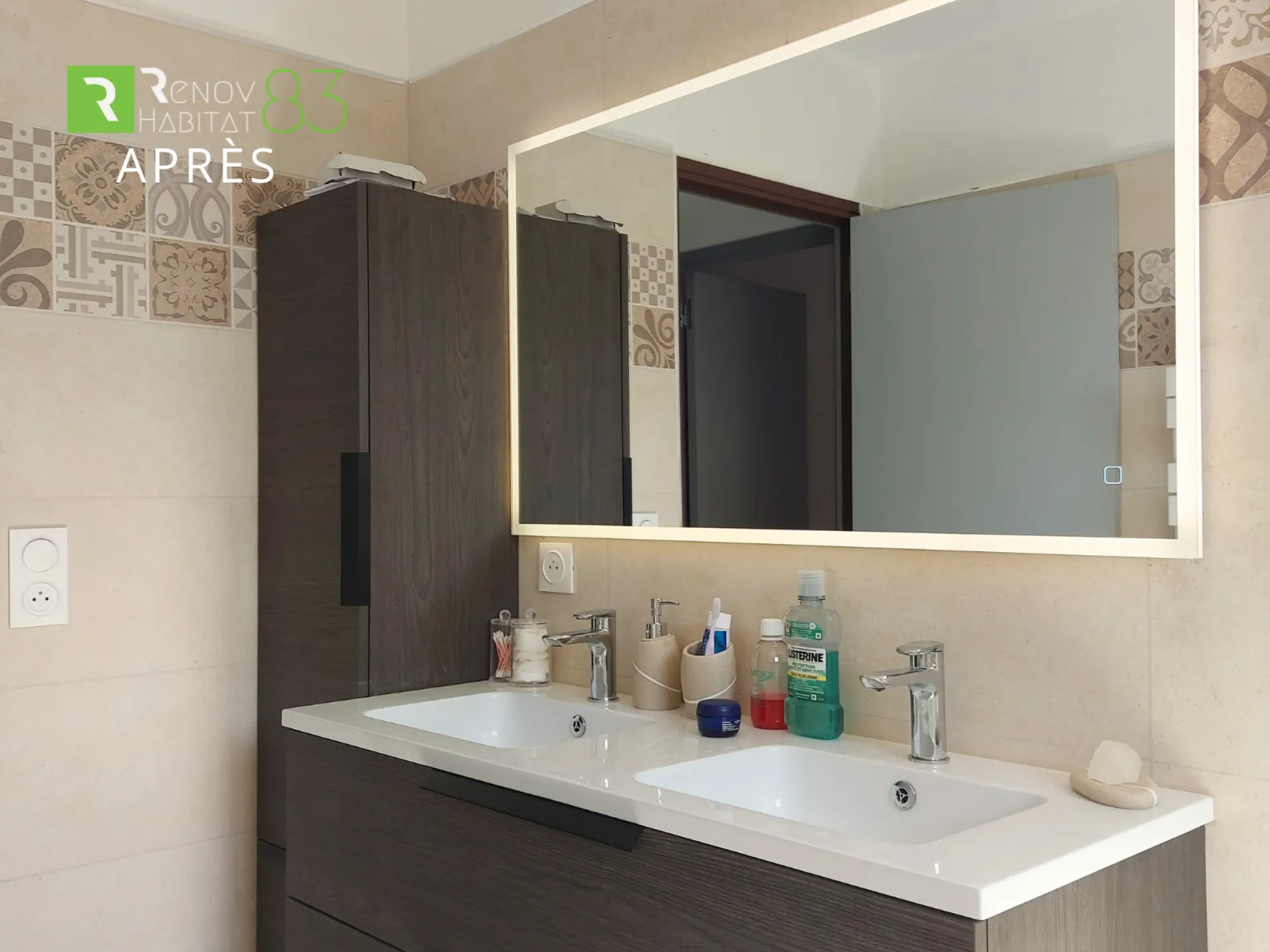salle-de-bain-apres-renovation-complete-avec-reprise-carrelage-Giens-avec-renovhabitat83
