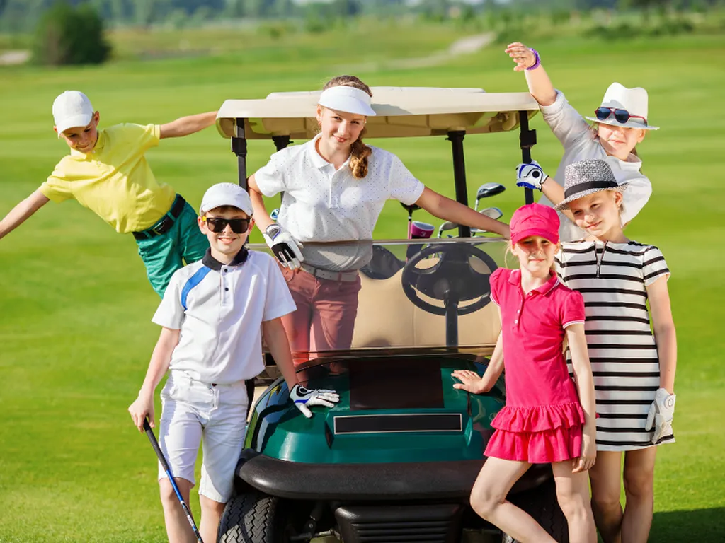 Stages sports et langues junior à Pâques et été 2026