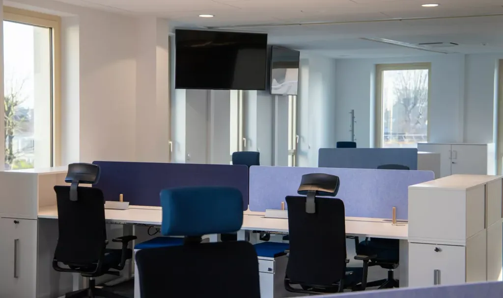 Cloison acoustique OSLO séparative en rPET design pour open space et bureaux à Toulon et dans toute la région PACA