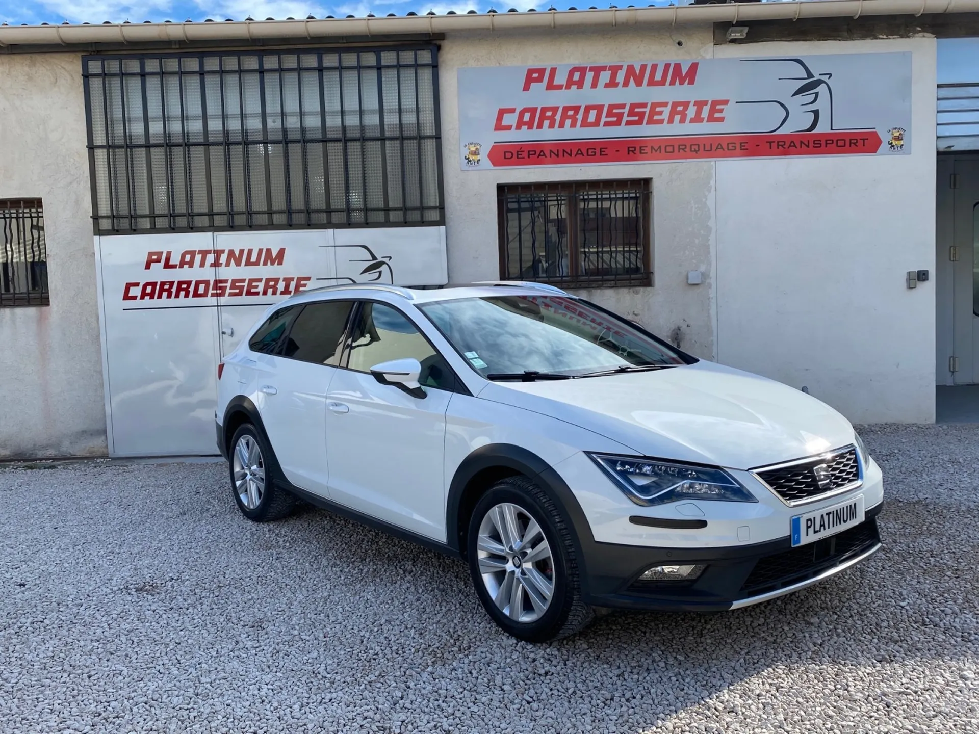 Réparation carrosserie après vandalisme avec franchise offerte à Carnoux