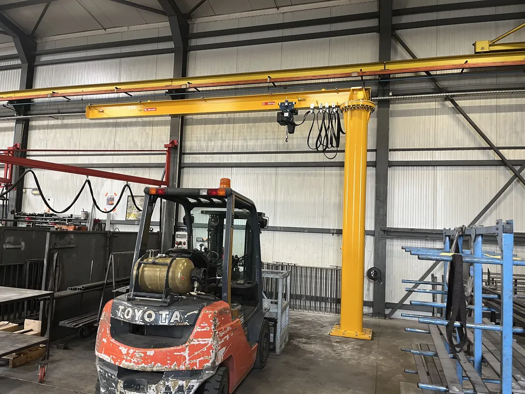 Potence toute motorisée portée 6 m avec radiocommande