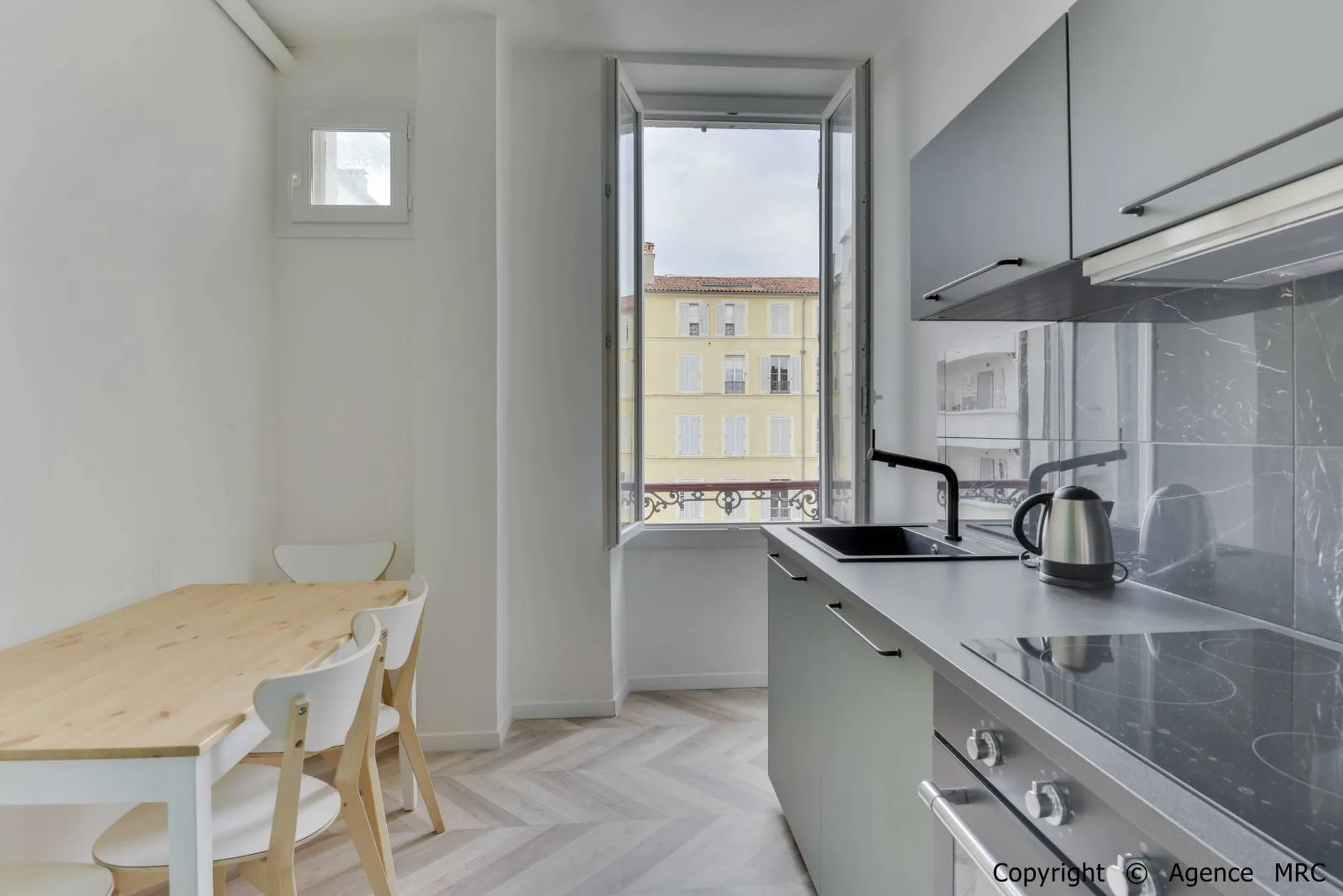 Travaux et rénovation d’intérieur service conception d’un architecte d’intérieur sur cassis