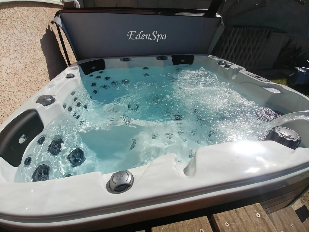 jacuzzi canadien exterieur à Marseille