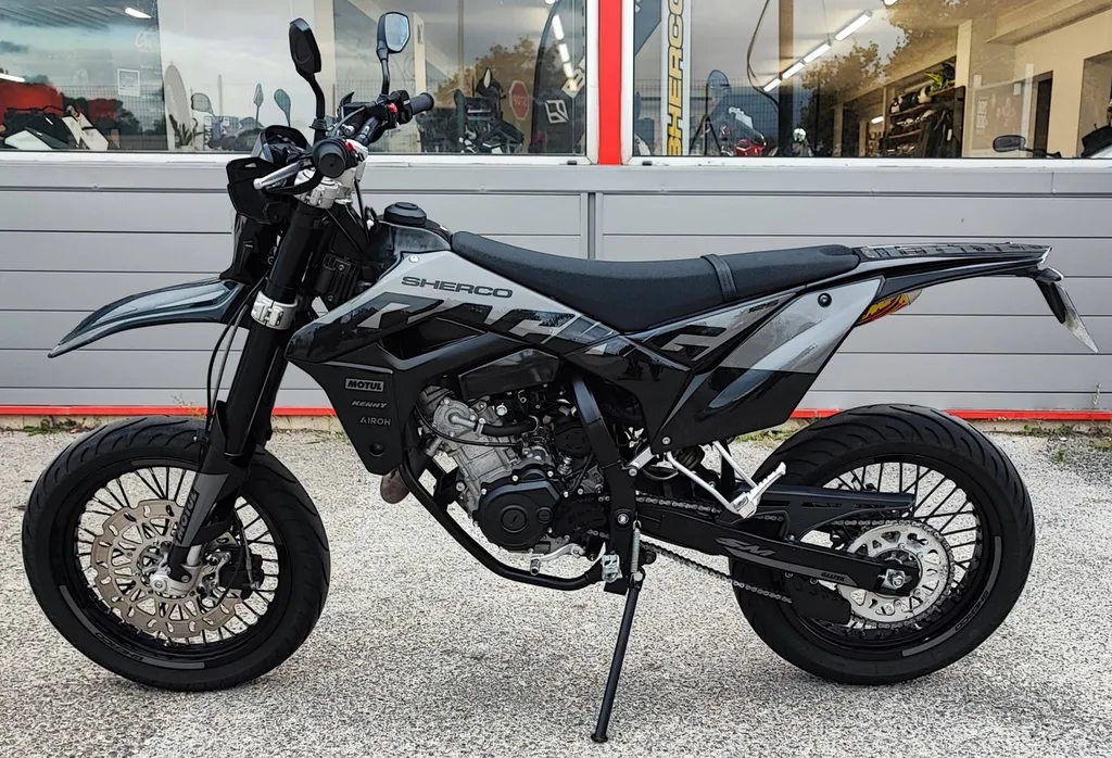 SHERCO SM RS 125 4T DU 05/2023 AVEC 2400KM.