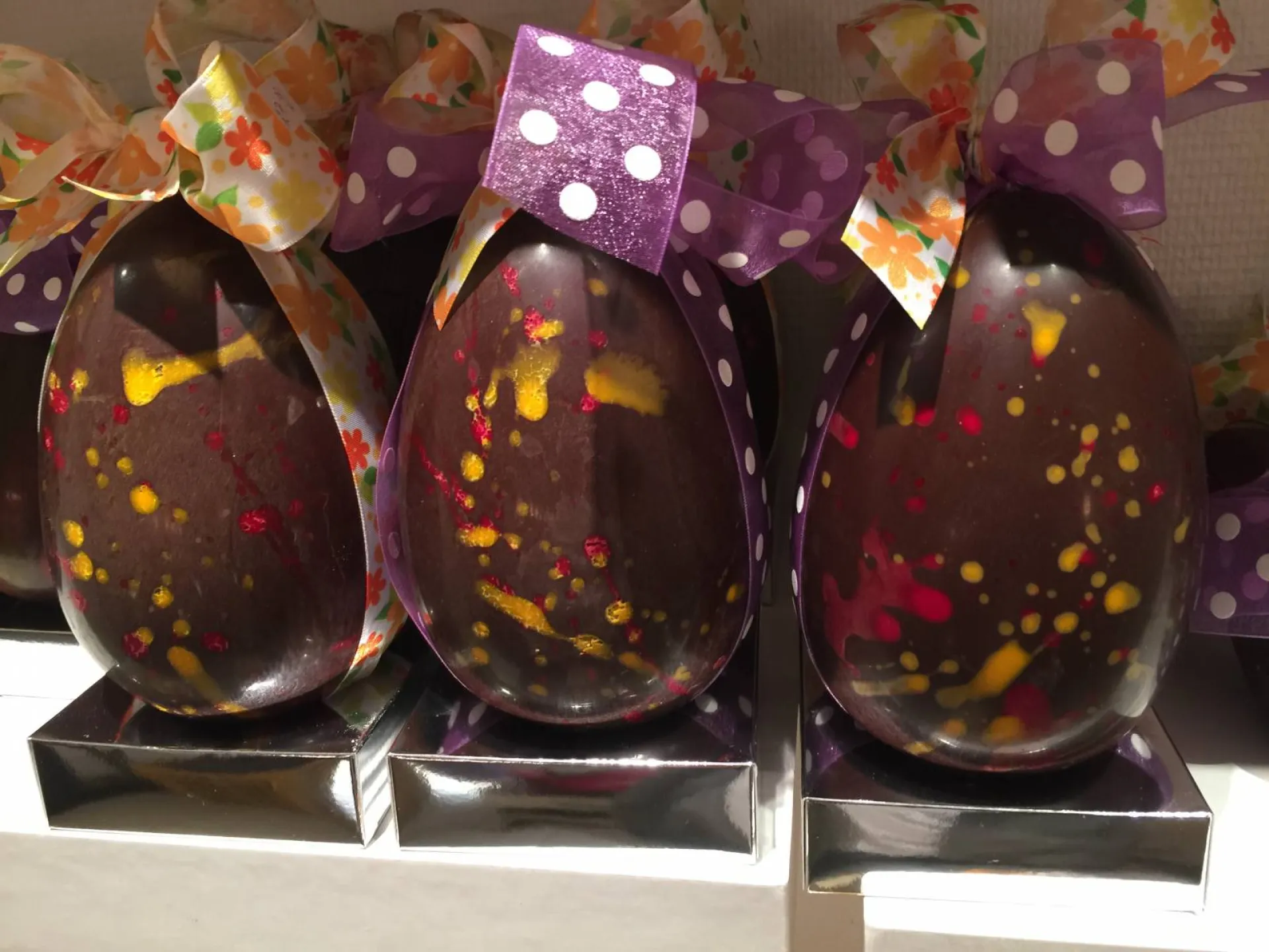 oeuf original en chocolat noir,villefranche sur saone