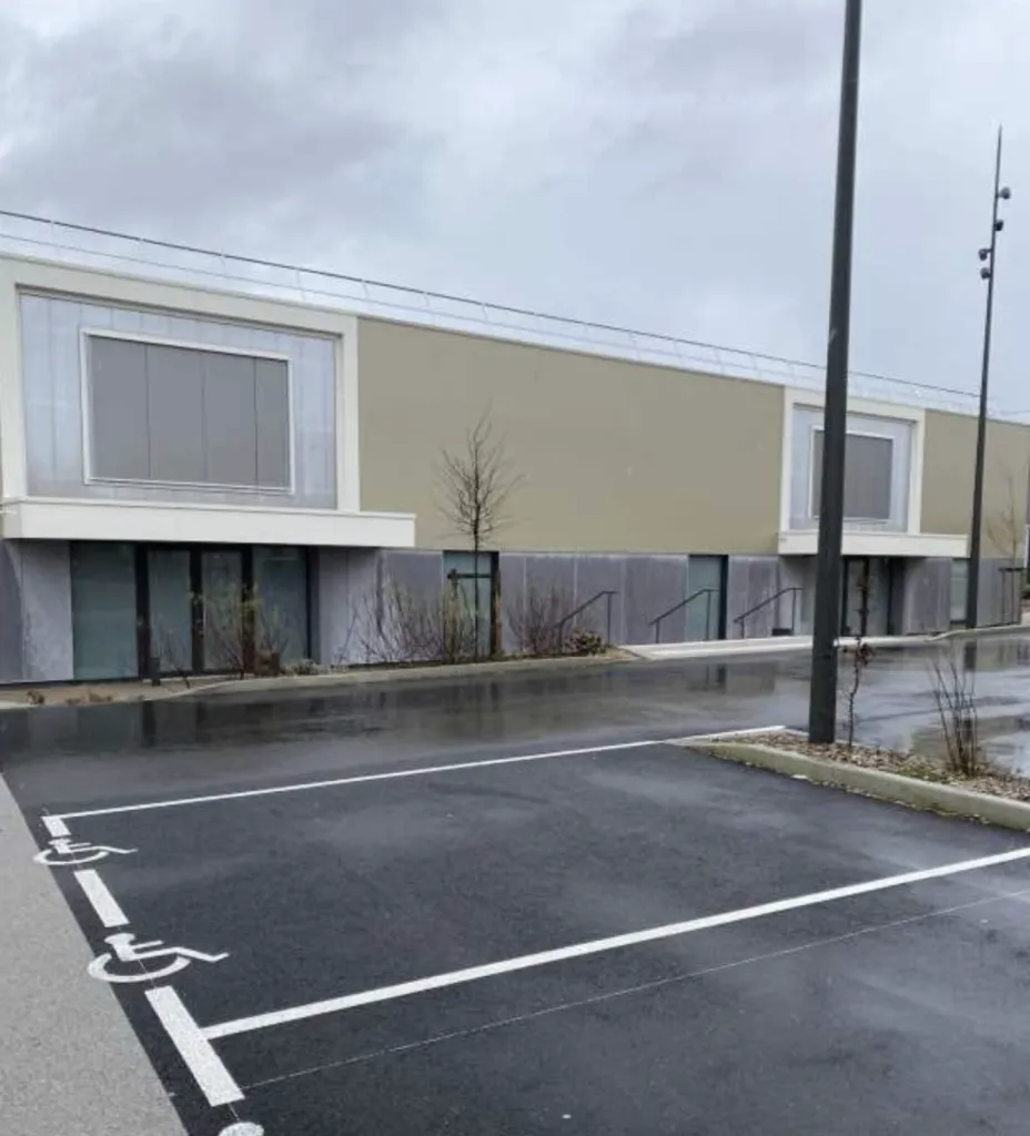 IFS - LOCAUX D'ACTIVITES DE 1 000 M²