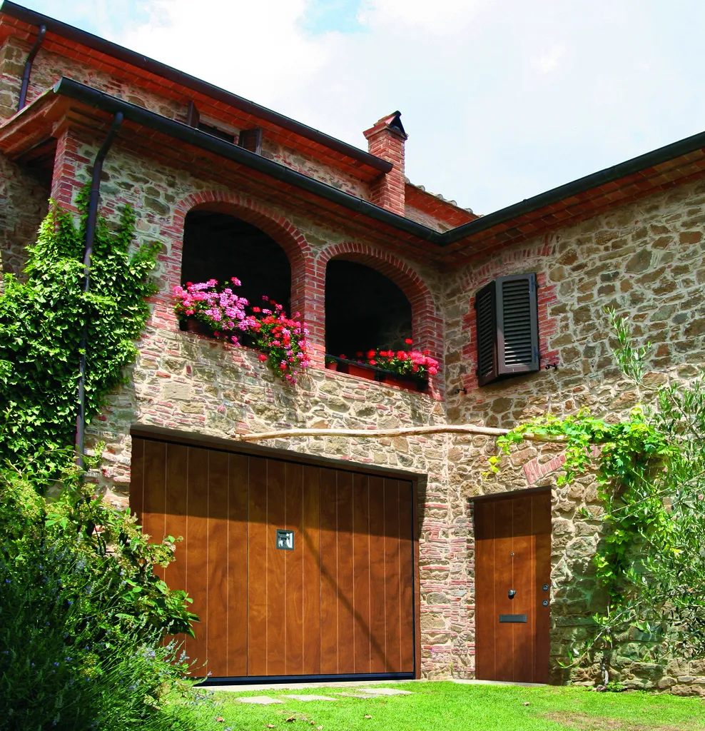 Porte de garage basculante Silvelox bois pour architectes
