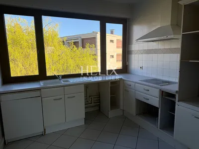 Noisy Le Roi très bel appartement dans une résidence recherchée, idéalement situé dans un environnement calme et arboré