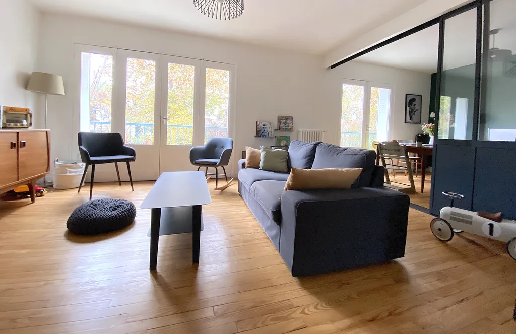 À vendre appartement traversant T4 à Saint Exupéry, quartier Pont des Demoiselles à Toulouse, proche Côte-Pavée avec balcon et garage.