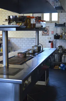 Respecter les normes d'hygiène HACCP 2026 à Marseille grâce à la mise en place d'un plan de maîtrise sanitaire numérique pour votre commerce.