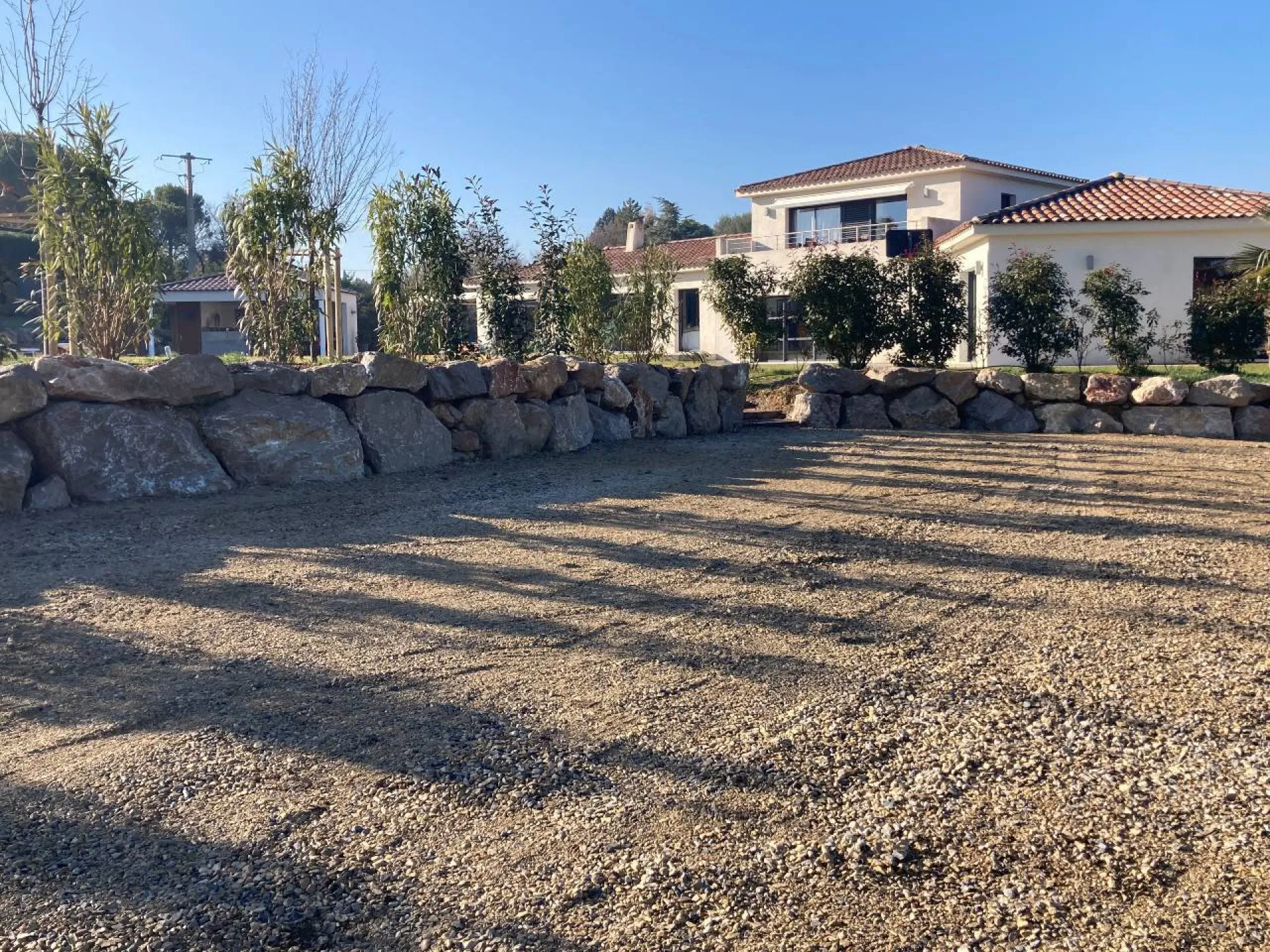 Paysagiste pour enrochement de talus à Bouc Bel Air Paysagiste pour enrochement de talus à Bouc Bel Air