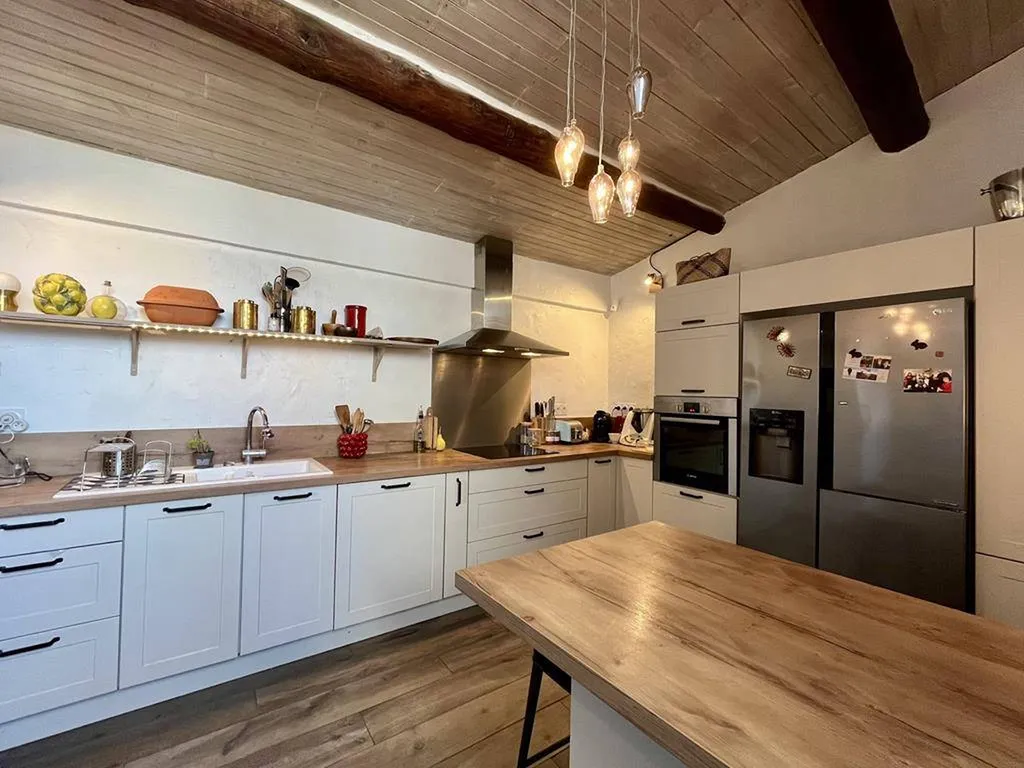 Majestueuse maison de village avec terrasse panoramique XXL   