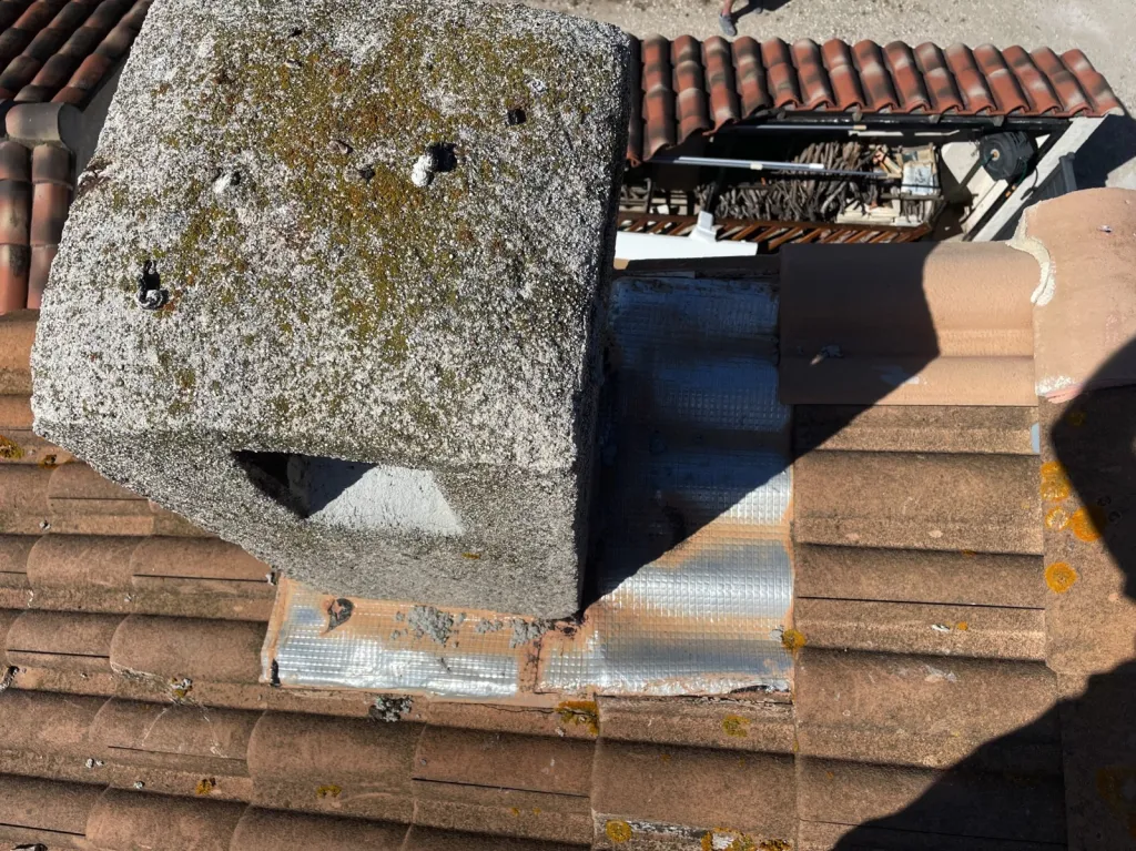 Réfection d’une étanchéité de cheminée en plomb à Simiane-Collongue 13109