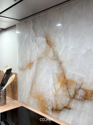 Cuisine Häcker RAVEN RAVENNA sur-mesure blanc mat et bois à Pibrac (31)