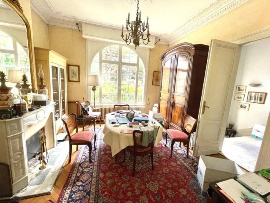 A vendre belle maison en pierre Bordeaux Caudéran Entre Primerose et Saint Augustin 