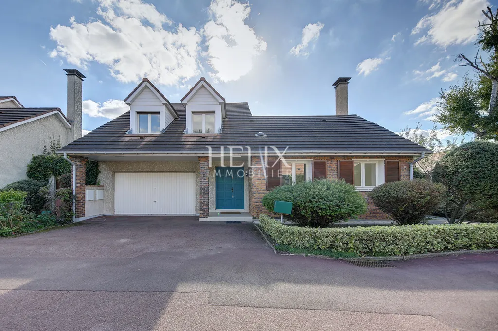 Maison Montesson 155 m2 avec une chambre au rez-de-chaussée et jardin