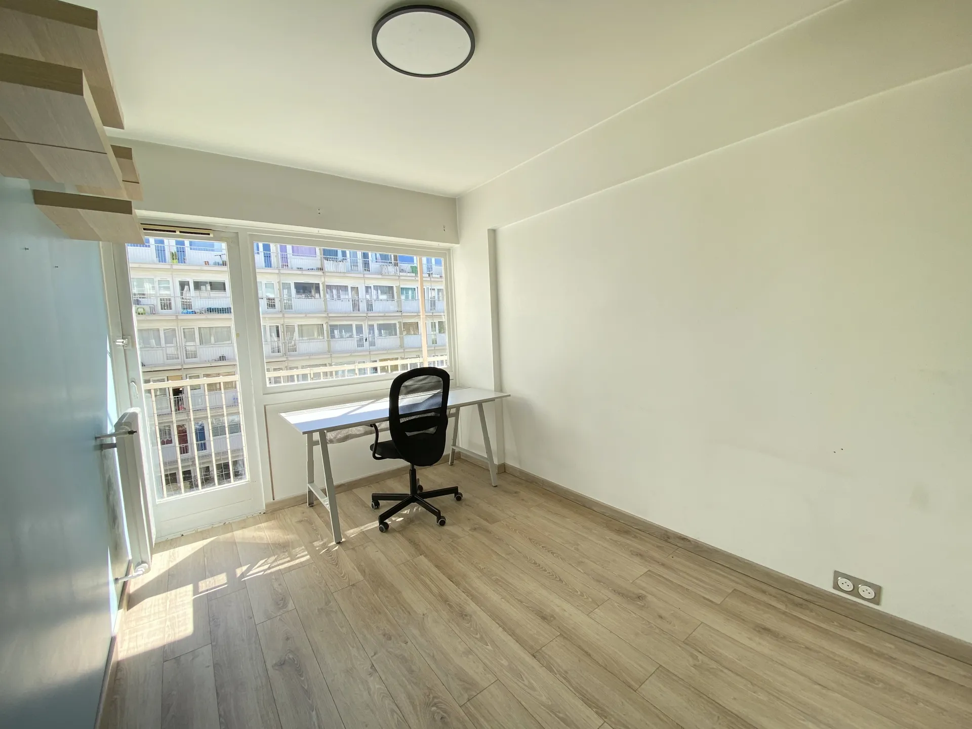 Le Pecq- Appartement de 4 pièces en étage élévé avec ascenseur, lumineux et situé dans une résidence avec gardiens et espaces verts