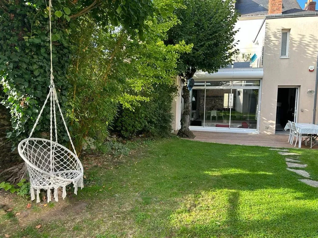 Mancelle à vendre avec jardin et 4 chambres au jardin des plantes au Mans