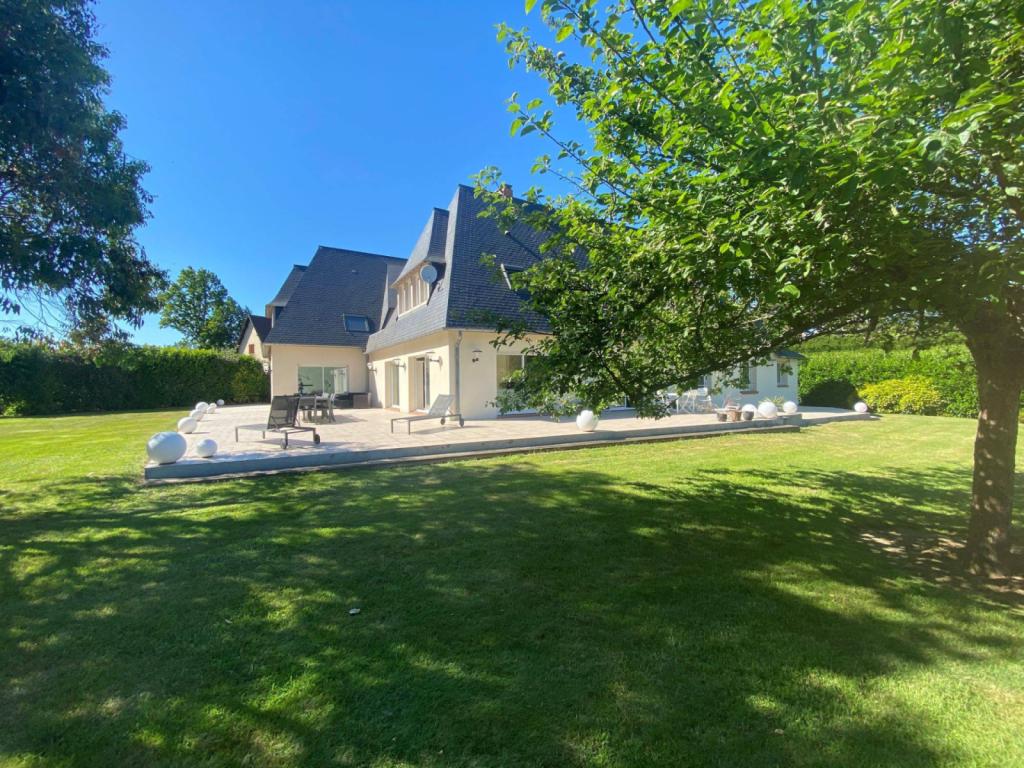 Acheter une magnifique demeure avec piscine à Montigny 76