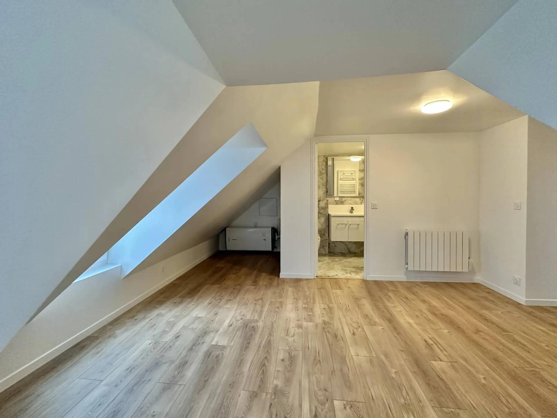 Vue dégagée, dernier étage : Studio cosy de 26,80m² à Dieppe, 76.